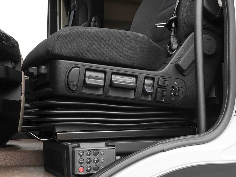 Iveco S-Way AS440S50T/P Sattelzugmaschine